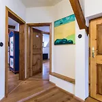 Alt Straninger Gæstehus 3*